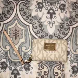 MICHAEL KORS White MK Wallet Wristlet
